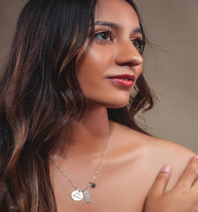 BAR CIRCLE NAME NECKLACE