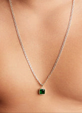 SMALL GREEN STONE NECKLACE