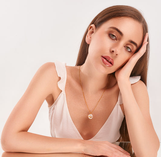 NATURAL SEASHELL NECKLACE