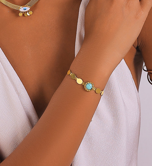 Blue pendant bracelet