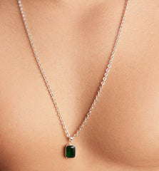 BIG GREEN STONE NECKLACE