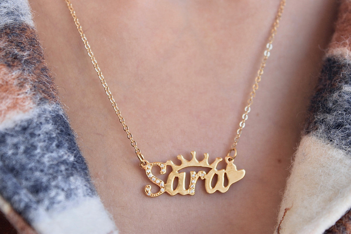 CROWN NAME NECKLACE
