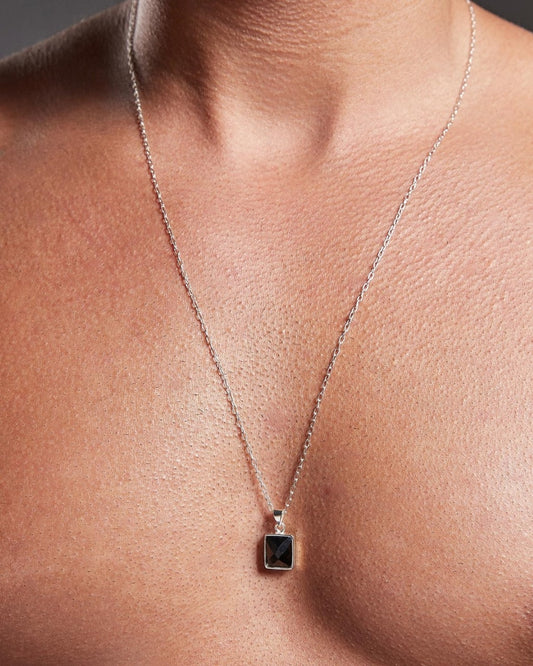 SMALL BLACK STONE NECKLACE