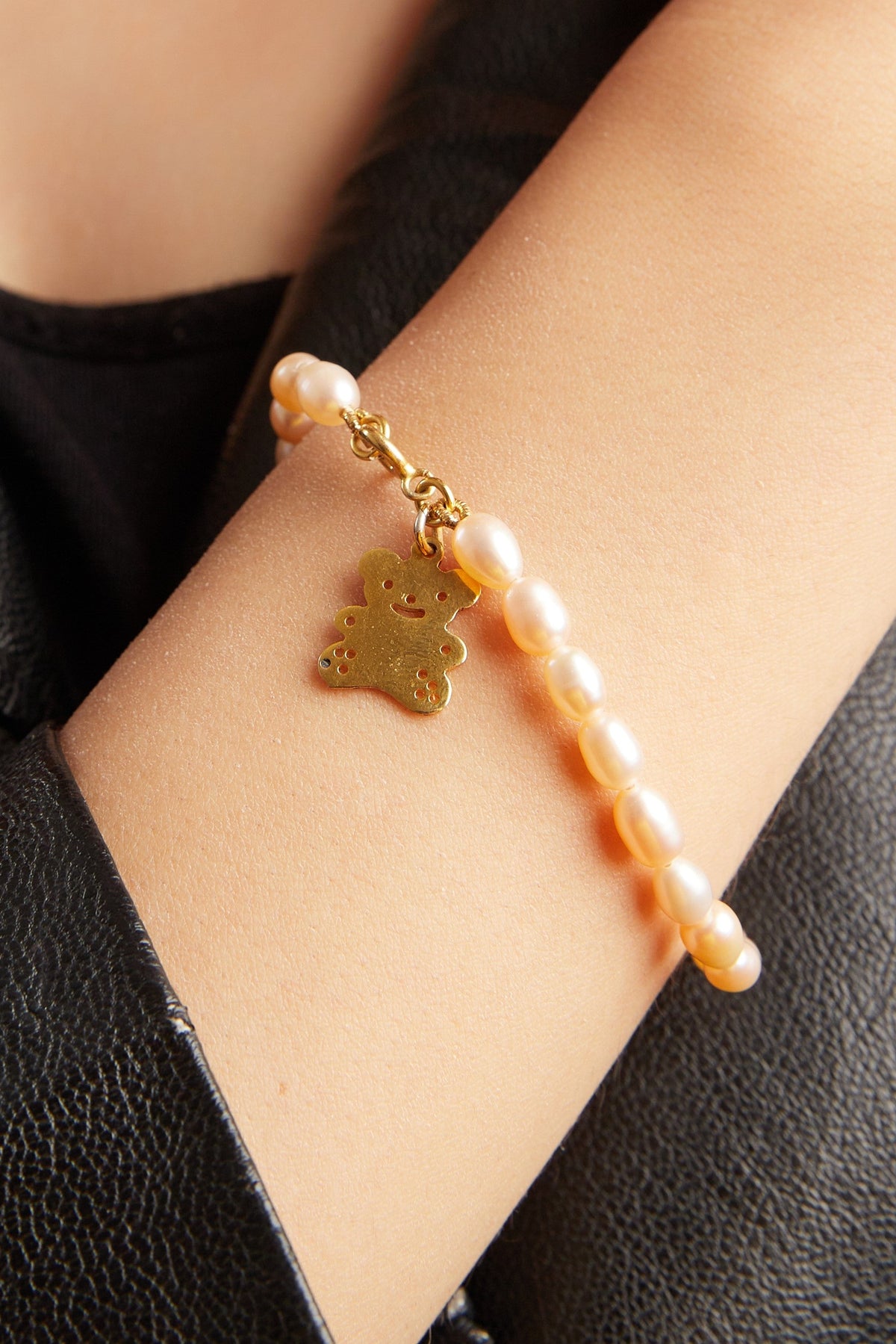 PEARL BRACELET WITH TEDDY BEAR